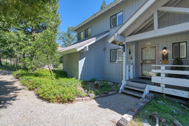 40782 Village Pass Lane, Shaver Lake, CA 93664