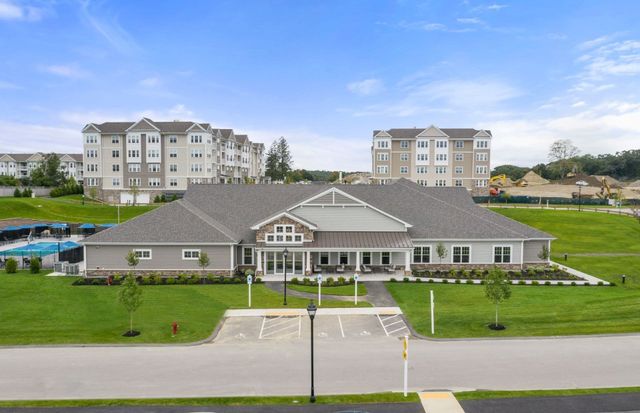 8 Peters Farm Way 103, Westborough, MA 01581