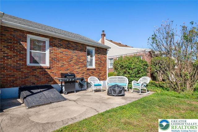 861 New Jersey Avenue, Hellertown Boro, PA 18055