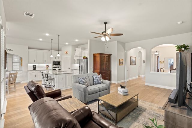 240 Resting Place Road, Waxahachie, TX 75165
