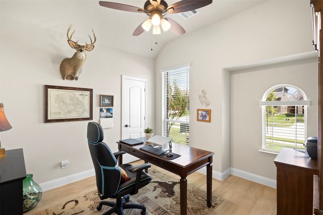 240 Resting Place Road, Waxahachie, TX 75165