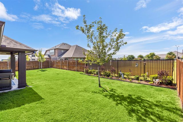 240 Resting Place Road, Waxahachie, TX 75165