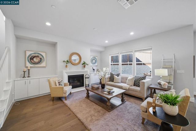 4827 Roberts Ct, Castro Valley, CA 94552