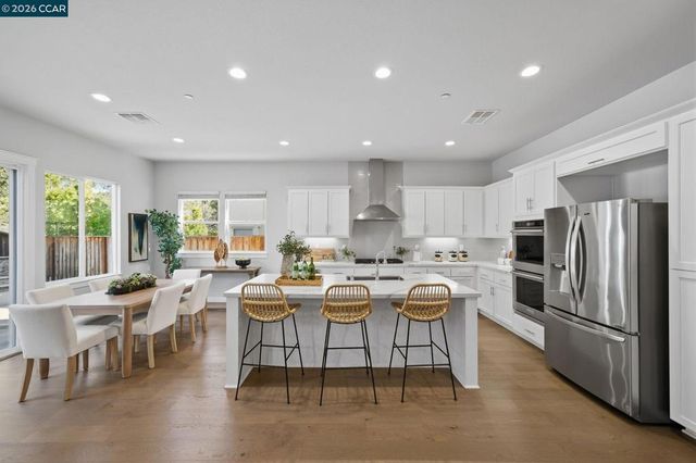 4827 Roberts Ct, Castro Valley, CA 94552