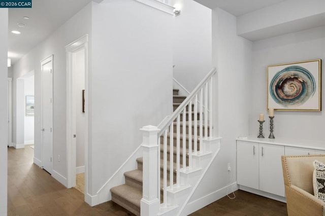 4827 Roberts Ct, Castro Valley, CA 94552