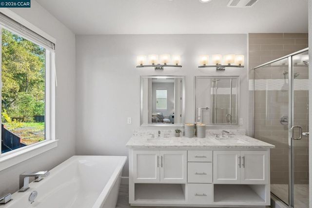 4827 Roberts Ct, Castro Valley, CA 94552