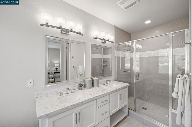 4827 Roberts Ct, Castro Valley, CA 94552