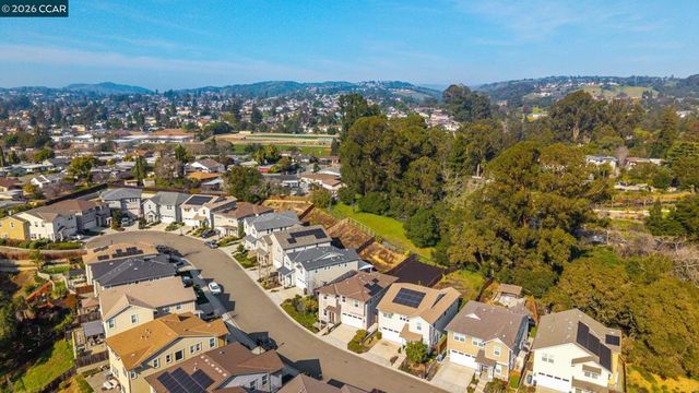 4827 Roberts Ct, Castro Valley, CA 94552