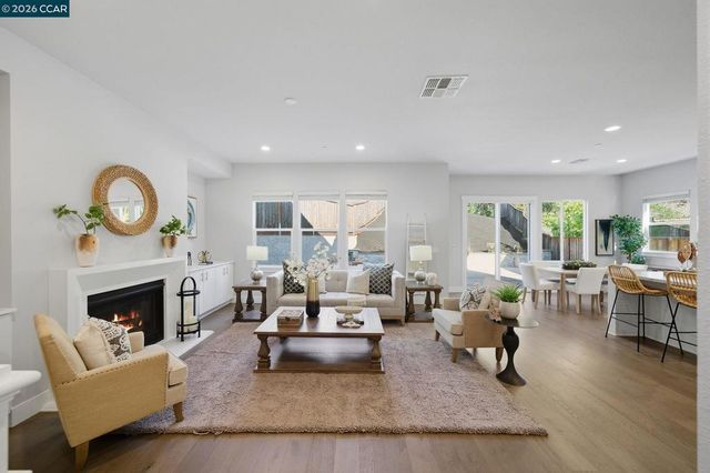 4827 Roberts Ct, Castro Valley, CA 94552