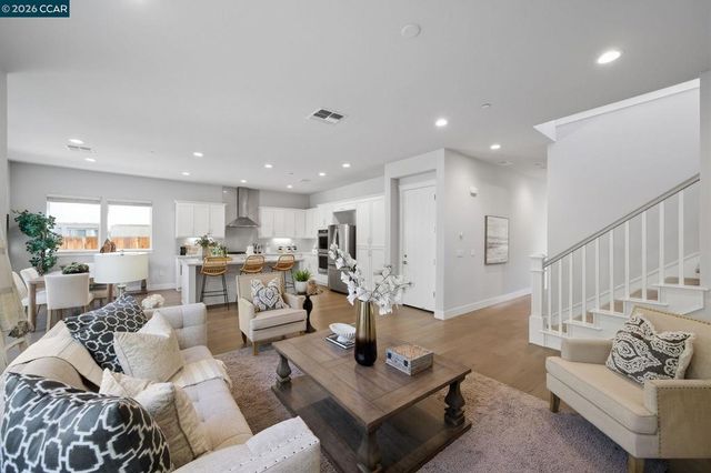 4827 Roberts Ct, Castro Valley, CA 94552