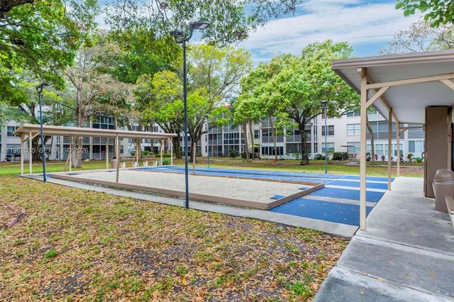 2649 NW 48th Ter 130, Lauderdale Lakes, FL 33313