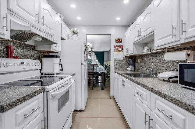 2649 NW 48th Ter 130, Lauderdale Lakes, FL 33313