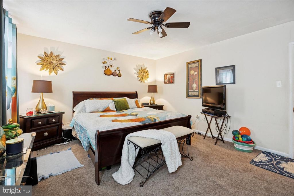 Image 16 of property listing at 2608 ERIAL RD, Blackwood, NJ 08012