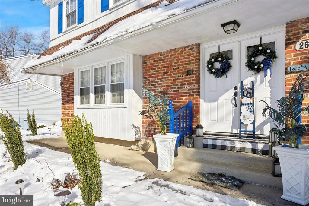 Image 3 of property listing at 2608 ERIAL RD, Blackwood, NJ 08012