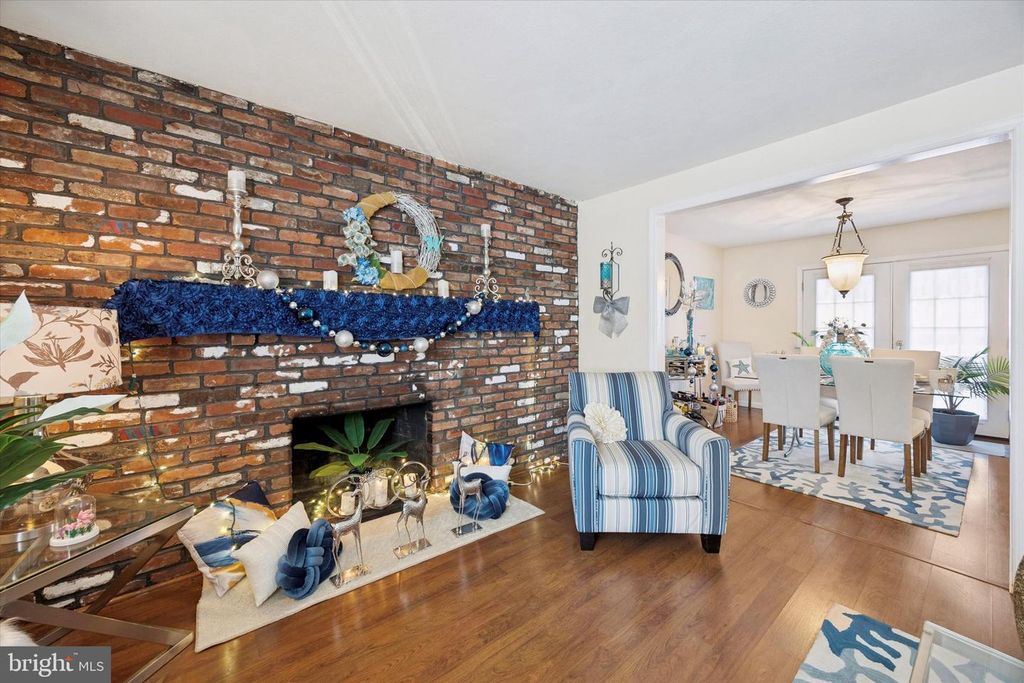 Image 4 of property listing at 2608 ERIAL RD, Blackwood, NJ 08012