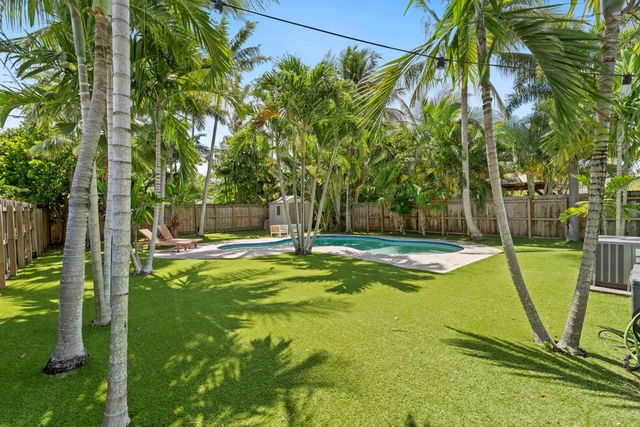 1636 NE 17th Terrace, Fort Lauderdale, FL 33305