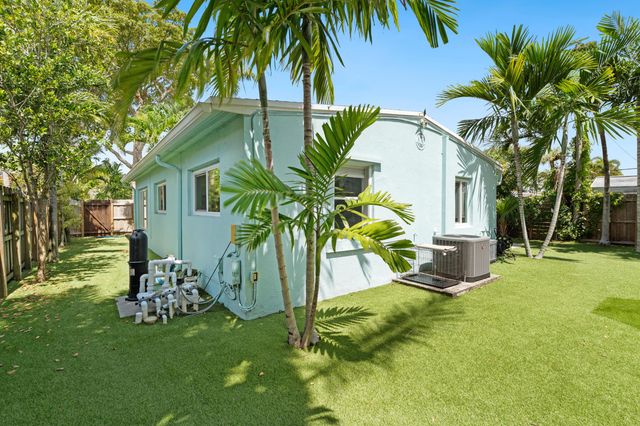 1636 NE 17th Terrace, Fort Lauderdale, FL 33305