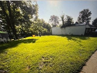 Lake Avenue, Elyria, OH 44035