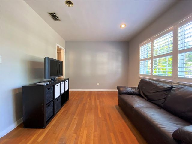 256 E CRYSTAL LAKE STREET, Orlando, FL 32806