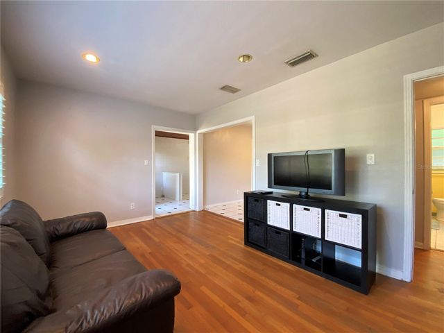 256 E CRYSTAL LAKE STREET, Orlando, FL 32806