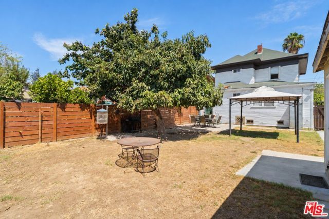 1030 W 20th Street, Los Angeles, CA 90007