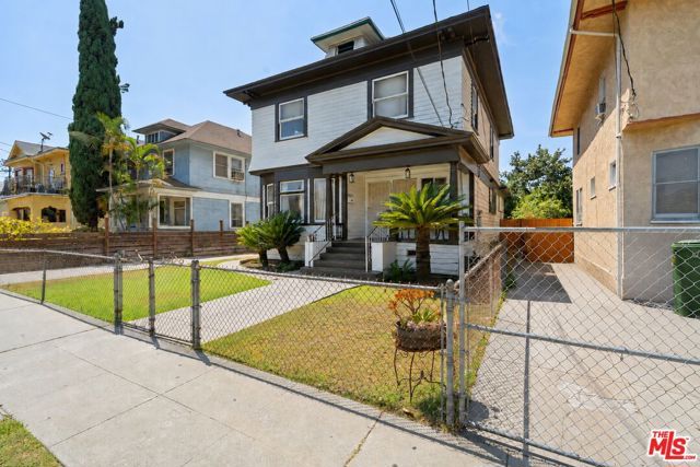 1030 W 20th Street, Los Angeles, CA 90007