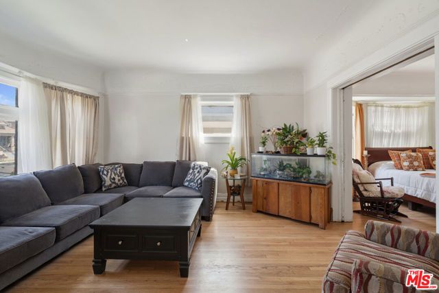 1030 W 20th Street, Los Angeles, CA 90007
