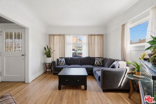 1030 W 20th Street, Los Angeles, CA 90007