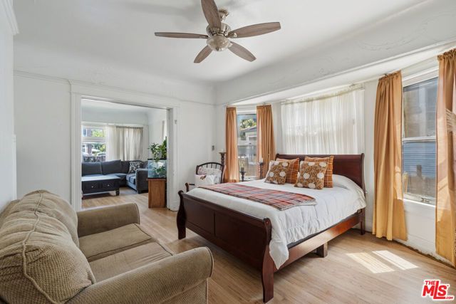 1030 W 20th Street, Los Angeles, CA 90007