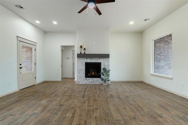1328 Cedar Circle, Harrah, OK 73045