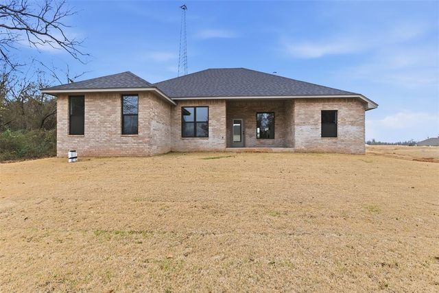 1328 Cedar Circle, Harrah, OK 73045