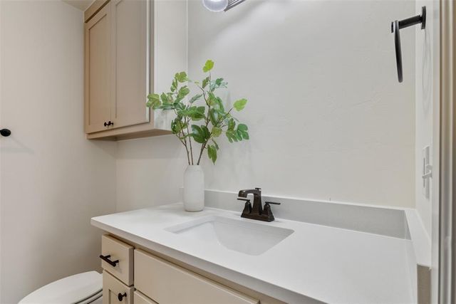1328 Cedar Circle, Harrah, OK 73045