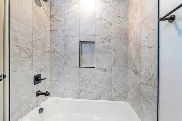 1328 Cedar Circle, Harrah, OK 73045