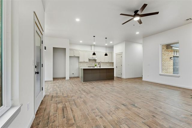 1328 Cedar Circle, Harrah, OK 73045