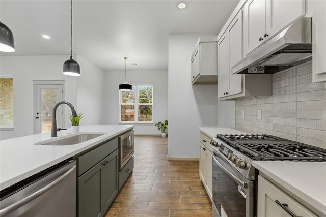 1328 Cedar Circle, Harrah, OK 73045