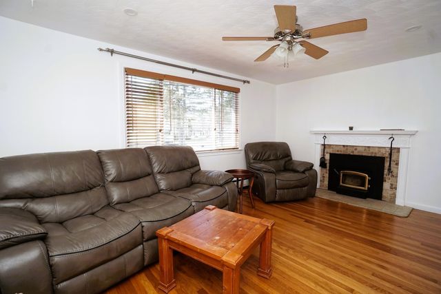 18 Barron Avenue, Salem, NH 03079