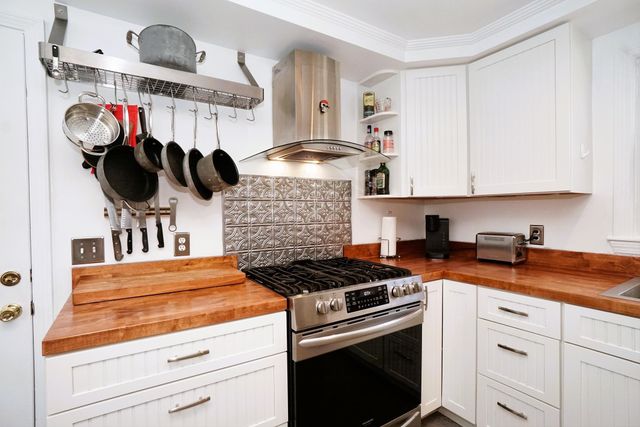 18 Barron Avenue, Salem, NH 03079