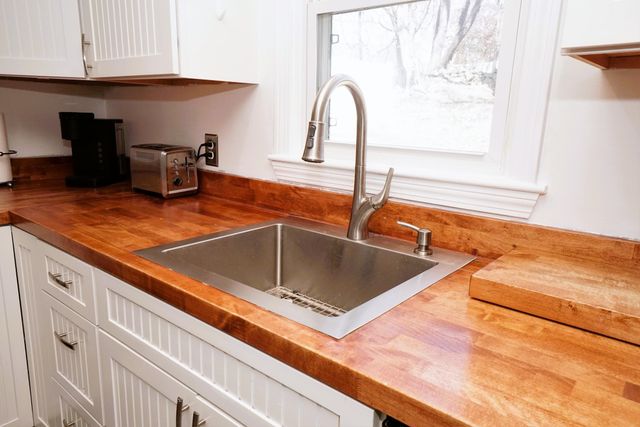 18 Barron Avenue, Salem, NH 03079