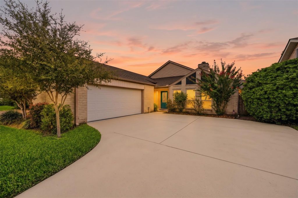3907 Cedar Valley Drive, Missouri City, TX 77459
