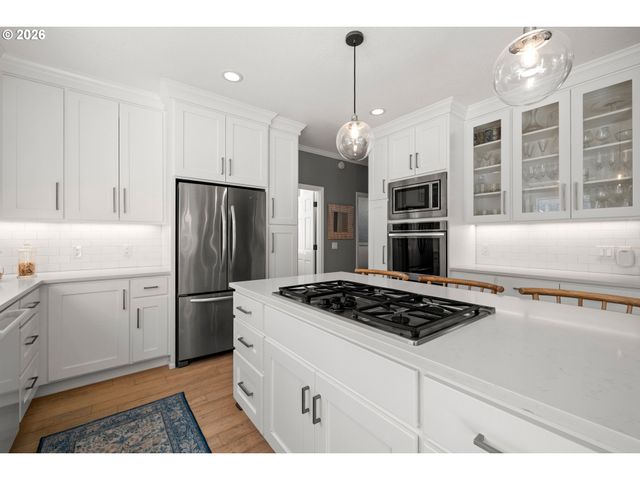 1819 4TH Ave, West Linn, OR 97068