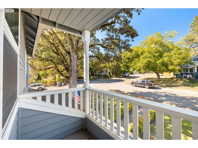 1819 4TH Ave, West Linn, OR 97068