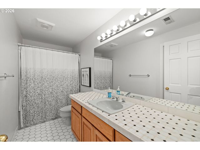 1819 4TH Ave, West Linn, OR 97068