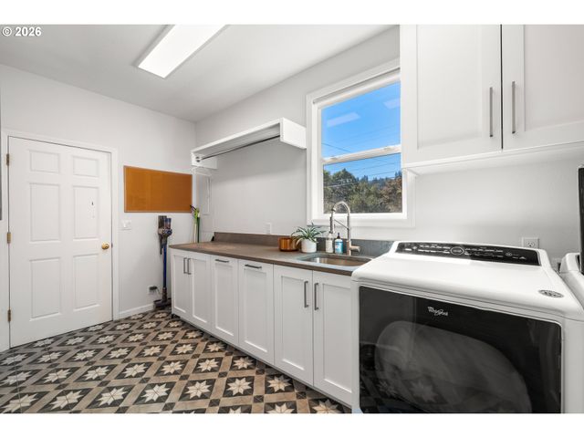 1819 4TH Ave, West Linn, OR 97068