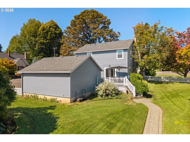 1819 4TH Ave, West Linn, OR 97068