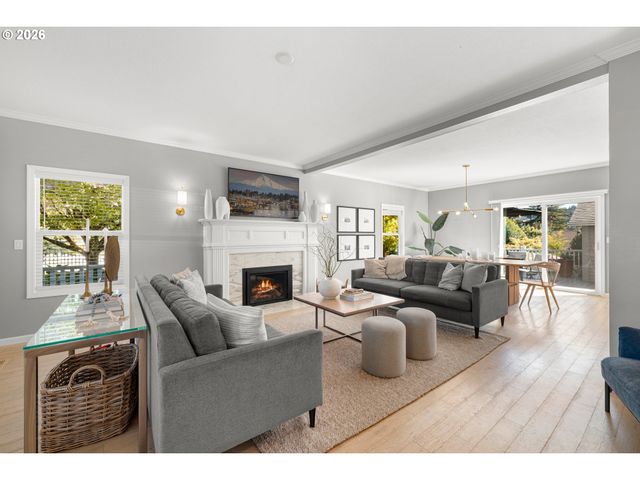 1819 4TH Ave, West Linn, OR 97068
