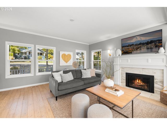 1819 4TH Ave, West Linn, OR 97068