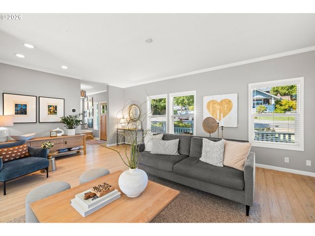 1819 4TH Ave, West Linn, OR 97068