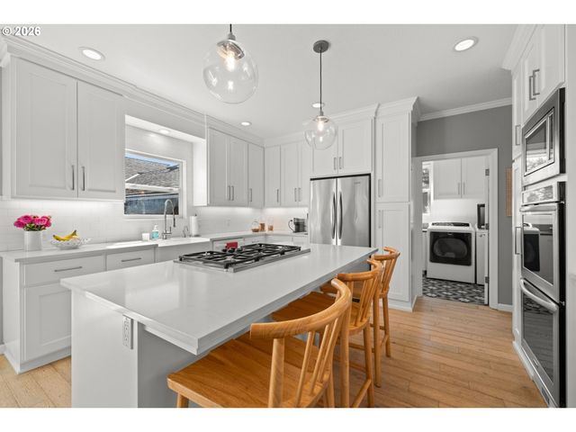 1819 4TH Ave, West Linn, OR 97068