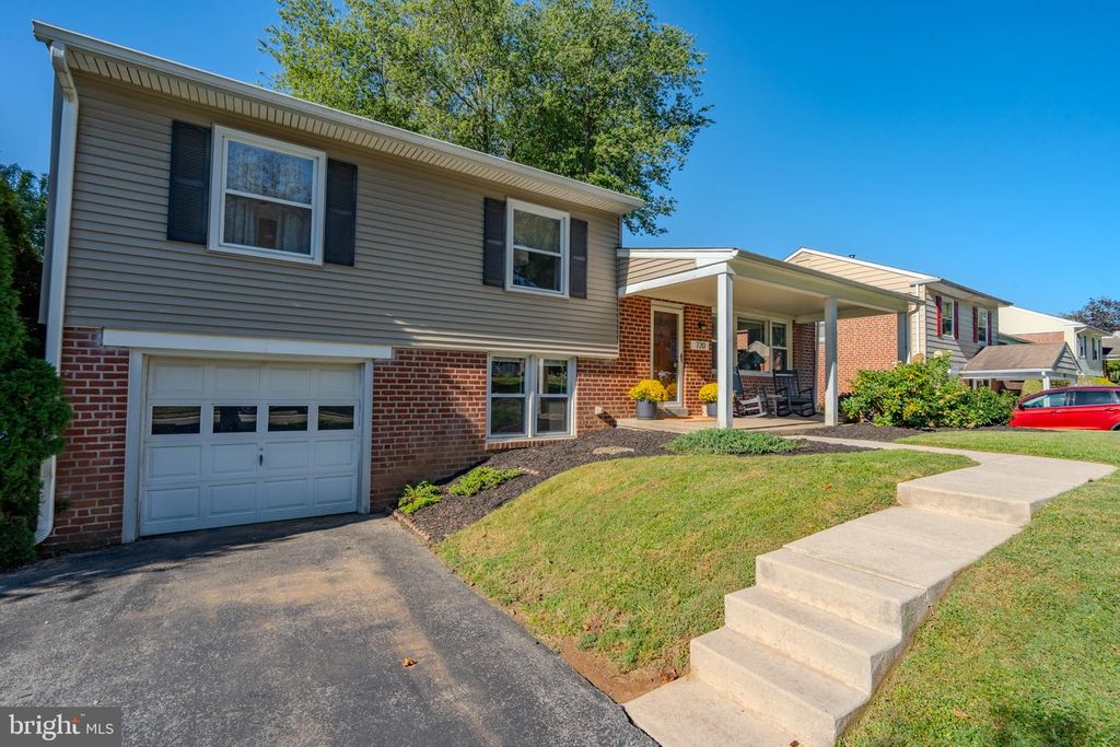 720 WISTERIA DR, NEWTOWN SQUARE, PA 19073 — photo 4