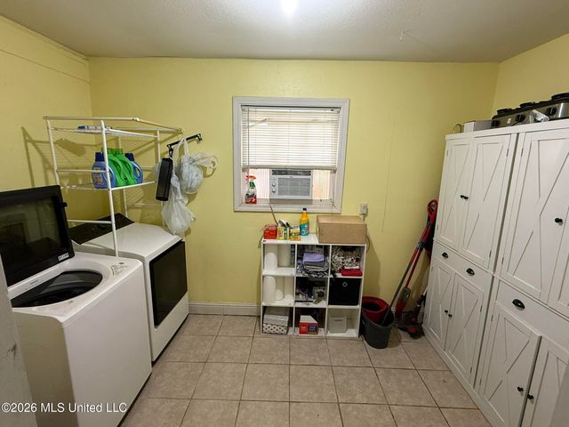 619 Dina Drive, D'iberville, MS 39540